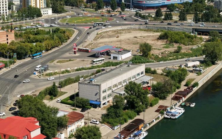 Еркін, кеңселер, дүкендер мен бутиктер, қоймалар, қоғамдық тамақтану орны, сұлулық салондары, медорталықтар мен дәріханалар, білім орталықтары, ойын-сауық · 2400 м², бағасы: 650 млн ₸ в Усть-Каменогорске — фото 2