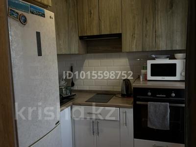 1-комнатная квартира · 31.6 м² · 5/5 этаж, Майкудук, 15й микрорайон 27 — магазин Сатурн за 12 млн ₸ в Караганде, Алихана Бокейханова р-н