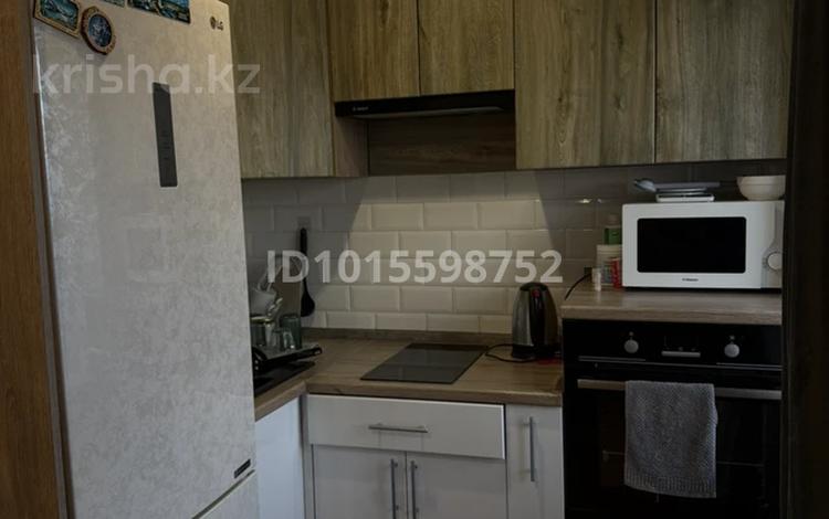 1-комнатная квартира · 31.6 м² · 5/5 этаж, Майкудук, 15й микрорайон 27 — магазин Сатурн за 12 млн ₸ в Караганде, Алихана Бокейханова р-н — фото 2