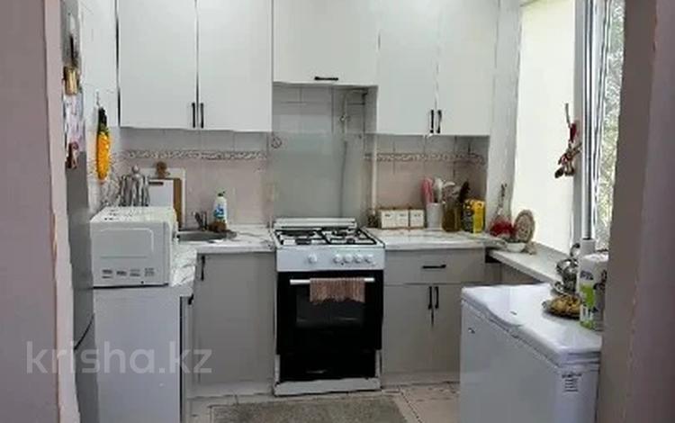 3-комнатная квартира · 62 м² · 3/5 этаж, мкр 8, абулхаир хана за 18 млн ₸ в Актобе — фото 2