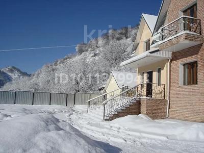 Отдельный дом · 7 комнат · 300 м² · 20 сот., мкр Бутаковка, Мкр Бутаковка, ул.Асета Бейсеуова 165 за 1.6 млн 〒 в Алматы, Медеуский р-н