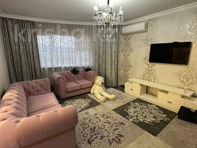 2-комнатная квартира, 75 м², 14/17 этаж помесячно, Науаи 37 за 350 000 〒 в Алматы