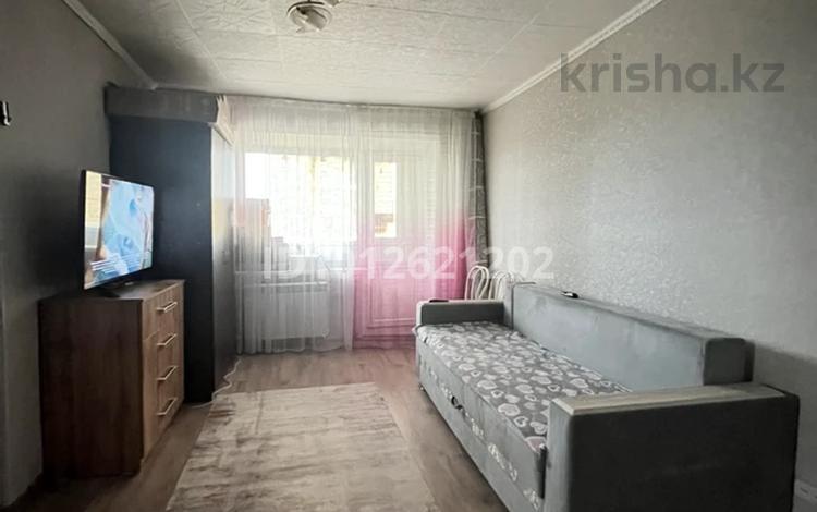 1-комнатная квартира · 32 м² · 5/5 этаж, 2 микрорайон 4 за 6.4 млн ₸ в Абай — фото 2