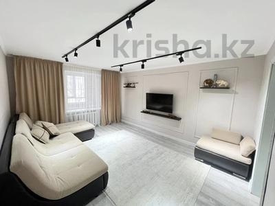 3-комнатная квартира · 67.3 м² · 1/5 этаж, Пр-кт Б.Момышулы за 24 млн 〒 в Темиртау