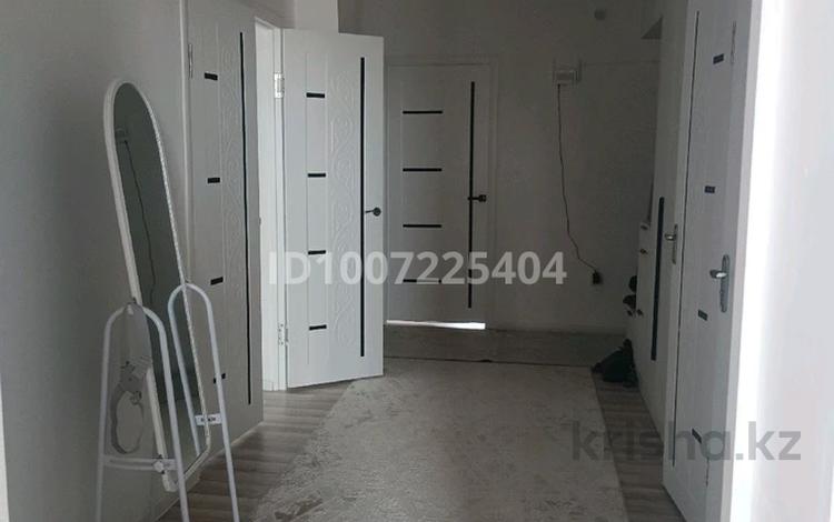 3-комнатная квартира · 76 м² · 5/5 этаж, проспект Тауелсиздик — Мкр Астана 4 за 135 000 ₸ в  — фото 2