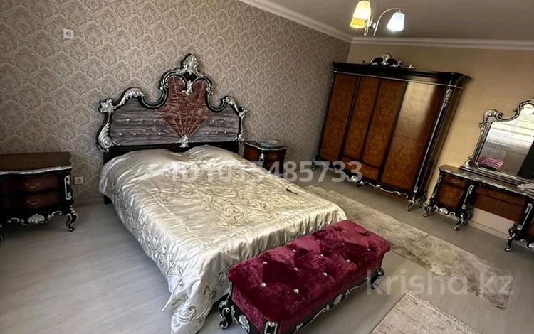 1-комнатная квартира · 60 м² · 3/9 этаж, мкр Нурсая, Таумуш Жумагалиев 15 за 200 000 ₸ в Атырау — фото 2