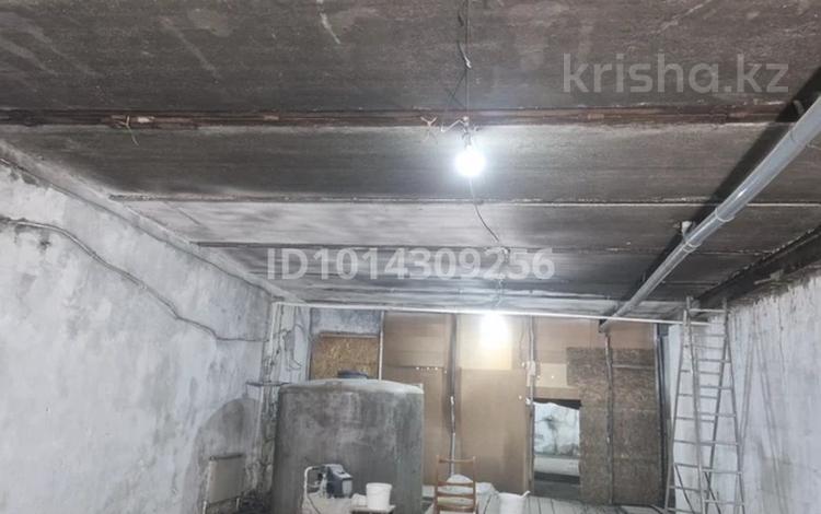 Свободное назначение, офисы, склады · 195 м² за 155 000 ₸ в Караганде, Казыбек би р-н — фото 2