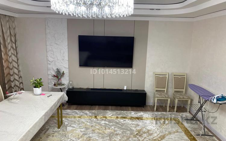 3-комнатная квартира · 105 м² · 8/8 этаж, 19-й мкр 45/2 за 33 млн ₸ в Актау — фото 2