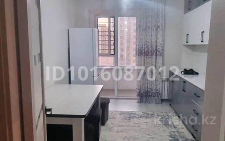 1-комнатная квартира · 50 м² · 8/13 этаж, мкр Туран за 130 000 ₸ в Шымкенте, Каратауский р-н — фото 2