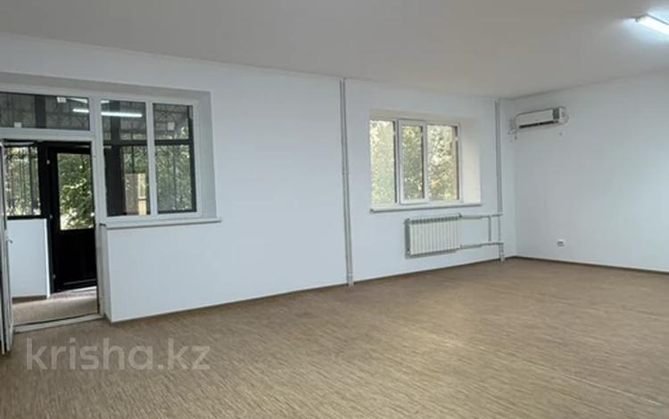 Свободное назначение, офисы, магазины и бутики, образование · 115 м² за 450 000 ₸ в Актобе, мкр. Алтын орда — фото 2