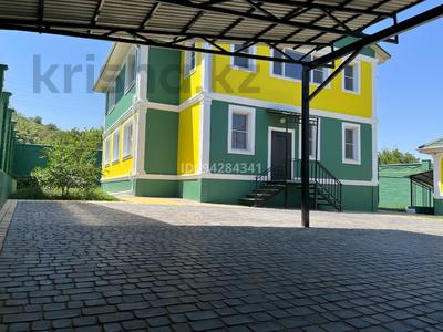 Отдельный дом · 6 комнат · 280 м², мкр Мирас за 850 000 〒 в Алматы, Бостандыкский р-н