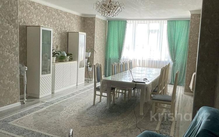 3-комнатная квартира · 105 м² · 7/10 этаж, мкр. Алтын орда, Алии Молдагуловой 58 за 30.5 млн 〒 в Актобе — фото 2