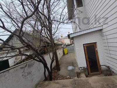 Отдельный дом · 6 комнат · 250 м², Тайманова за 600 000 〒 в Атырау