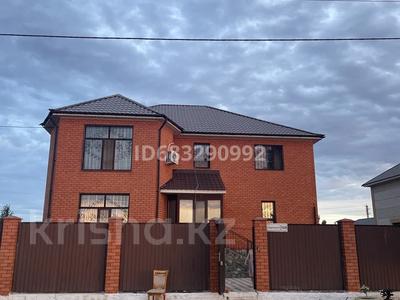 Отдельный дом · 7 комнат · 450 м² · 10 сот., Жибек жолы 1028 за 55 млн ₸ в Актобе