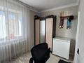 3-комнатная квартира · 52 м² · 4/5 этаж, Майкудук, 13й микрорайон 21 за 14 млн ₸ в Караганде, Алихана Бокейханова р-н