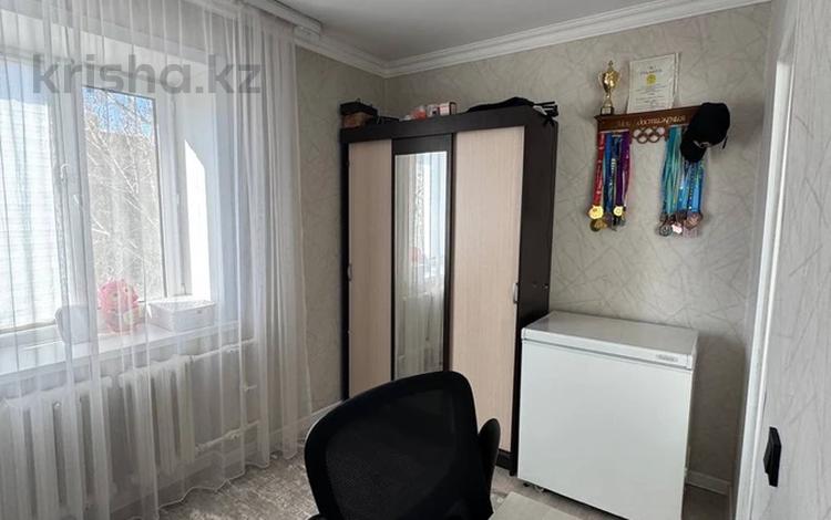 3-комнатная квартира · 52 м² · 4/5 этаж, Майкудук, 13й микрорайон 21 за 14 млн ₸ в Караганде, Алихана Бокейханова р-н — фото 2