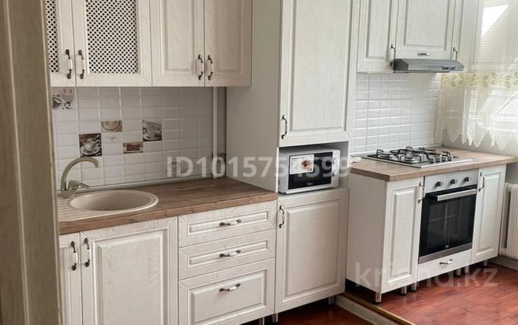 3-комнатная квартира · 72 м² · 7/9 этаж, мкр Аксай-2 за 330 000 ₸ в Алматы, Ауэзовский р-н — фото 2