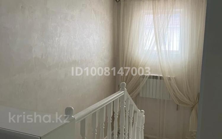 Отдельный дом · 4 комнаты · 159 м², мкр Сарыкамыс, Гаухартас 18 за 300 000 〒 в Атырау — фото 2