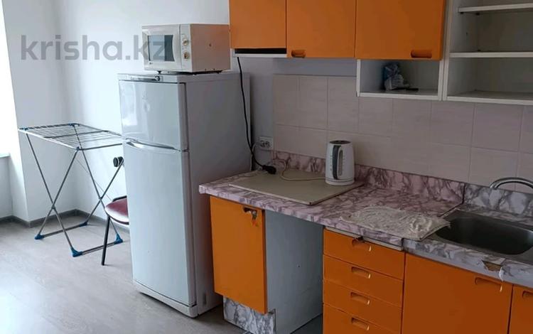 1-бөлмелі пәтер, 50 м², 1/16 қабат ай сайын, Мамыр-1, бағасы: 180 000 〒 в Алматы, Ауэзовский р-н — фото 2