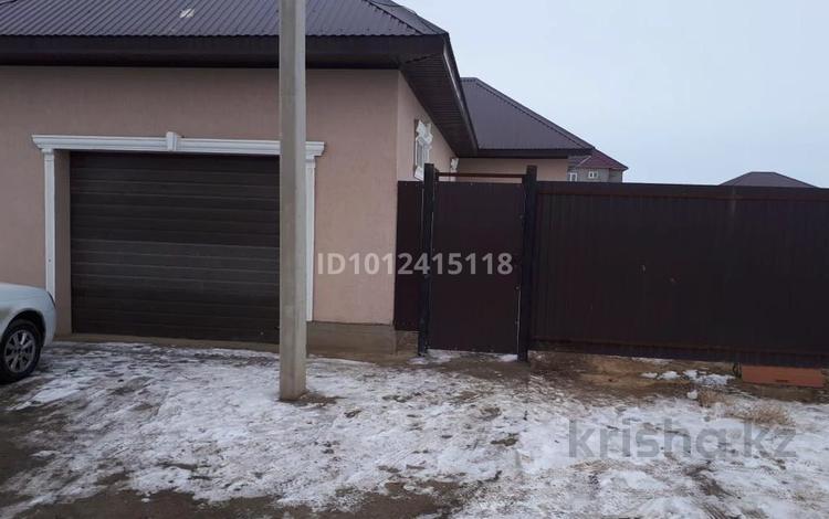 Отдельный дом · 2 комнаты · 80.7 м² · 12 сот., ул. Базар Жырау 27 за 20 млн ₸ в Атырау, мкр Авангард-2 — фото 2