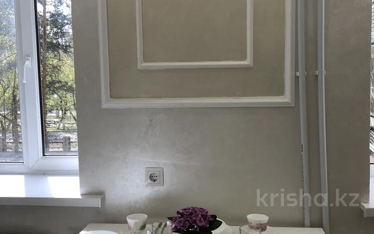 2-комнатная квартира · 50 м² · 2/4 этаж, мкр Новый Город, Бухар жырау 44 за 15 000 ₸ в Караганде, Казыбек би р-н — фото 2