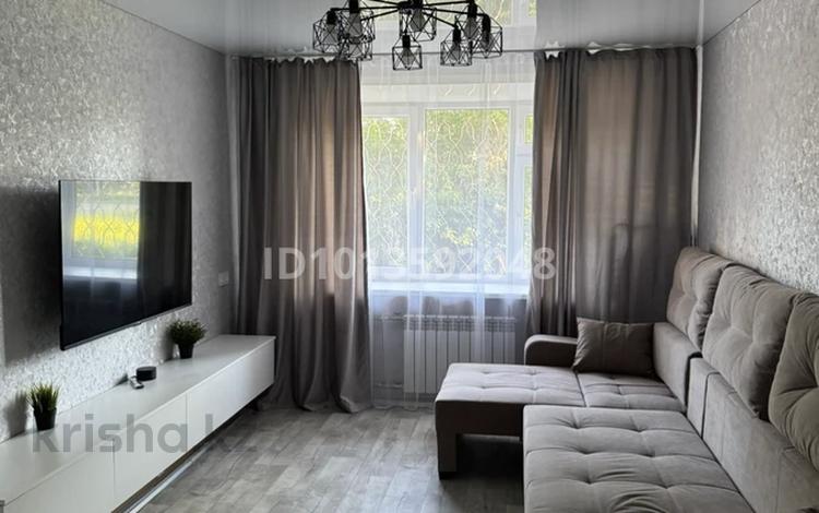 2-бөлмелі пәтер · 40 м² · 1/5 қабат, 4 микрорайон 30 дом, бағасы: 300 000 ₸ в Риддере — фото 2
