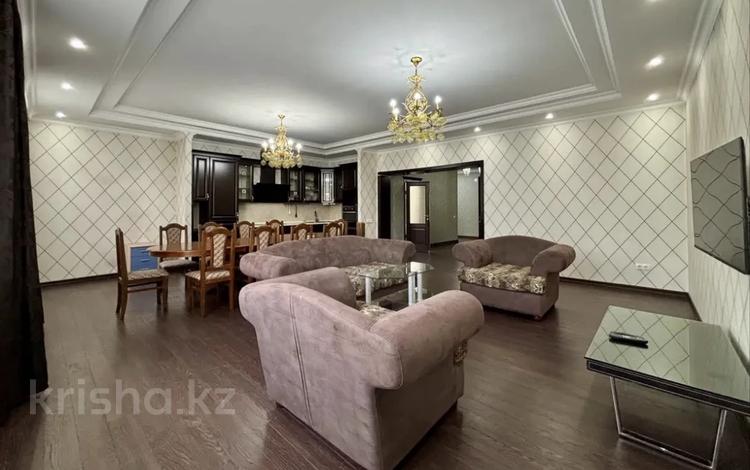 4-комнатная квартира · 160 м² · 6/14 этаж, Зенкова 59 за 750 000 ₸ в Алматы, Медеуский р-н — фото 8