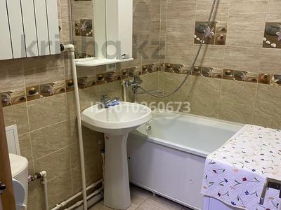 3-бөлмелі пәтер · 80 м² · 5/5 қабат, проспект Абая 64 — Кооператор, бағасы: 90 000 〒 в Шахтинске