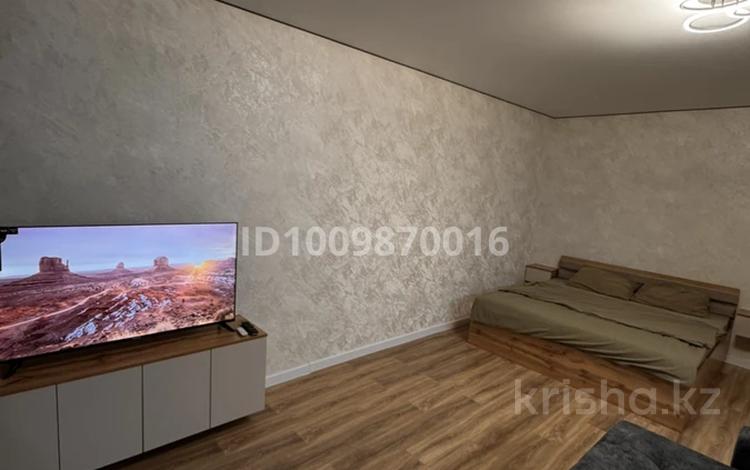 1-комнатная квартира · 45 м² · 1/5 этаж, E 103 3/2 — Координационный центр медицины. Министерство Обороны. за 250 000 ₸ в Астане, Нура р-н — фото 2