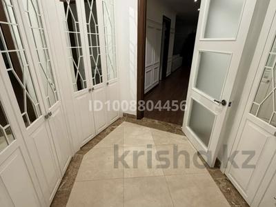 5-комнатная квартира · 210 м² · 17/18 этаж, Ахмет Байтурсынулы 9 за 240 млн 〒 в Астане, Сарайшык р-н