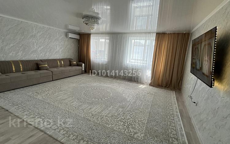 3-бөлмелі пәтер · 100 м² · 9/9 қабат, Ткачева 12, бағасы: 54 млн ₸ в Павлодаре — фото 2