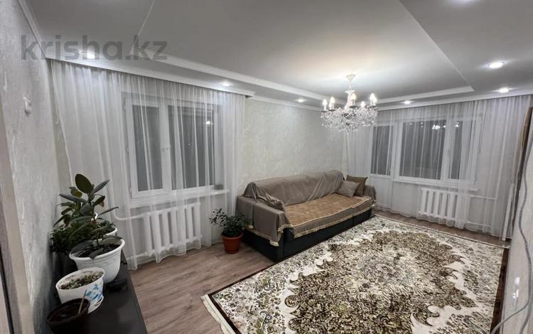 3-бөлмелі пәтер, 62.4 м², 4/5 қабат, Майкудук, 17 микрорайон, бағасы: 16.8 млн 〒 в Караганде, Алихана Бокейханова р-н — фото 2