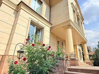 Отдельный дом · 7 комнат · 600 м² · 12 сот., Оспанова 83 — Достык за 600 млн ₸ в Алматы, Медеуский р-н