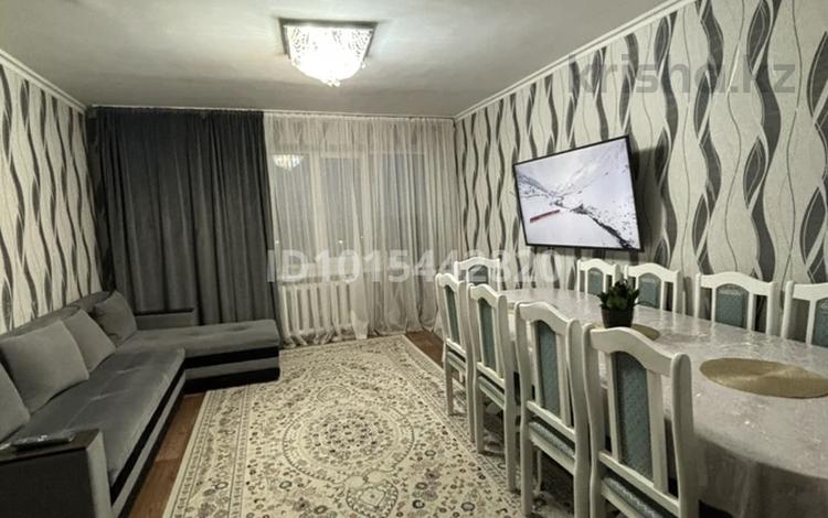 3-комнатная квартира · 65 м² · 9/10 этаж, мкр Строитель 30 за 200 000 ₸ в Уральске — фото 2