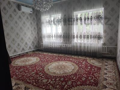Отдельный дом • 6 комнат • 200 м² • 15 сот., Курмангазы 43 — РМЗ за 45 млн 〒 в Туркестане