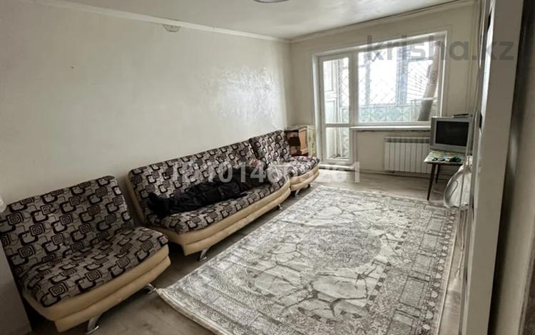 1-комнатная квартира · 30 м² · 2/5 этаж, Майкудук, 15й микрорайон 15 за 7.5 млн ₸ в Караганде, Алихана Бокейханова р-н — фото 2