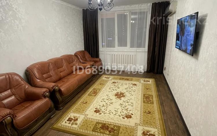 2-бөлмелі пәтер, 56 м², 5/9 қабат ай сайын, 4 микрорайон 23, бағасы: 250 000 〒 в Аксае — фото 2