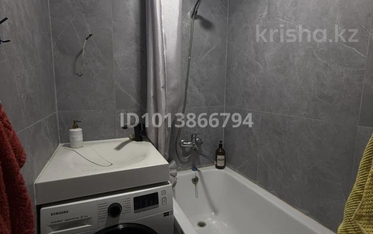 2-комнатная квартира · 49 м² · 5/5 этаж, мкр 5, проспект абая 24/1 — Нур отан(аманат) сейчас әділет за 14 млн ₸ в Актобе — фото 2