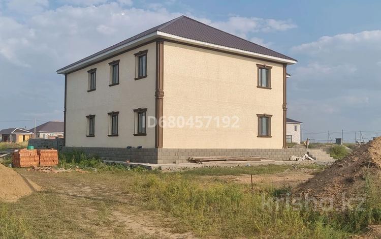 Отдельный дом • 6 комнат • 285 м² • 11.25 сот., СабитМуханов за 55 млн 〒 в Косшы — фото 2