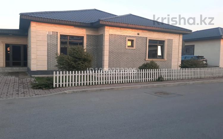 Отдельный дом · 4 комнаты · 136 м² · 5 сот., Коттеджный городок Алатау Вилладж 303 — Магазин Магнум за 82 млн 〒 в Туздыбастау (Калинино) — фото 33