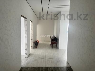 Отдельный дом · 4 комнаты · 144 м² · 6.7 сот., Алтай батыра — 12 микрорайон за 43 млн ₸ в Актобе, мкр Москва