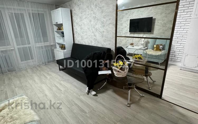 3-бөлмелі пәтер · 60 м² · 2/5 қабат, Абая 60, бағасы: 16.5 млн ₸ в Темиртау — фото 2