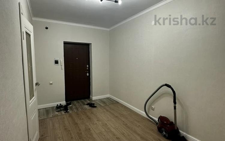2-комнатная квартира · 72 м² · 4/7 этаж, мкр. Алтын орда 201е — Рядом дина,школа смарт и 81 за 200 000 ₸ в Актобе — фото 2