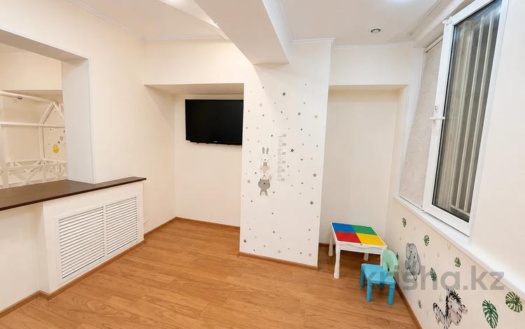 4-комнатная квартира · 78 м² · 4/9 этаж, мкр Самал-3 за 75 млн ₸ в Алматы, Медеуский р-н — фото 16