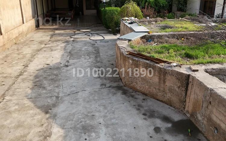 Отдельный дом · 5 комнат · 250 м² · 8 сот., мкр Самал-3 за 35 млн 〒 в Шымкенте, Абайский р-н — фото 17