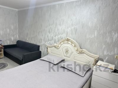 1-бөлмелі пәтер · 50 м² · 2/5 қабат, 1 ш/а, Мкр 5 Абилхайрхан 57 А — Океан остановка - Напротив Нурдаулета - Центр. Стадион - Клиника Айгерим - Воинская Часть - Акимат- Багетто кафе., бағасы: 2 000 ₸ в Актобе, мкр 5