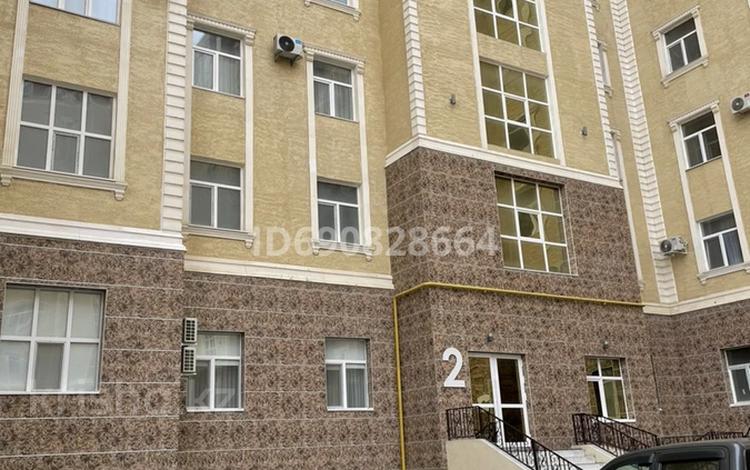 2-комнатная квартира, 81.5 м², 9/10 этаж, 18А мкр 5