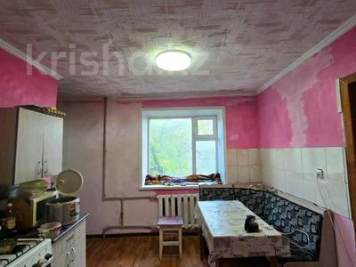 2-бөлмелі пәтер · 38 м² · 3/3 қабат, Привокзальная площадь, бағасы: 8.5 млн ₸ в Семее