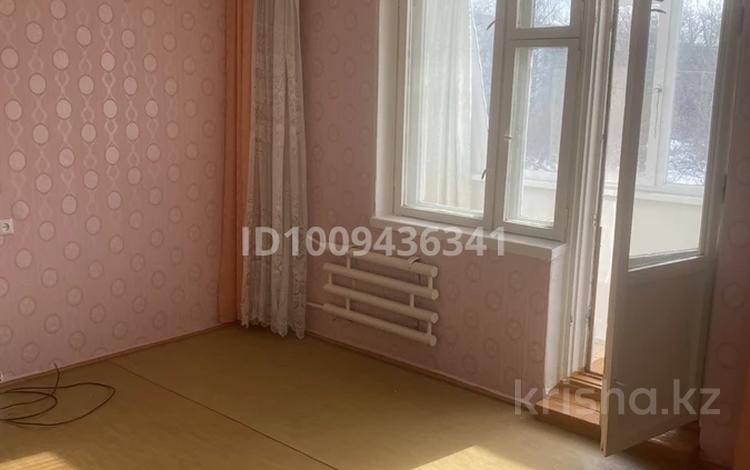 1-комнатная квартира · 42 м² · 3/5 этаж, 5 микрорайон 5 за 8 млн 〒 в Лисаковске — фото 58