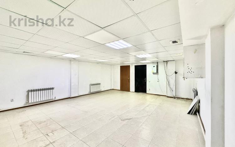 Еркін, кеңселер, қоймалар, сұлулық салондары • 40 м², бағасы: 16.7 млн 〒 в Астане, Есильский р-н — фото 4